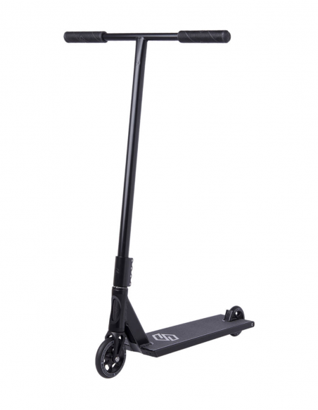 STRIKER GRAVIS S BLACK