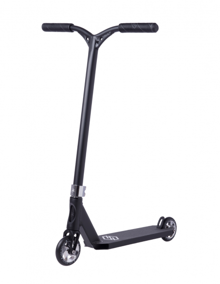 STRIKER LUX PRO SCOOTER BLACK CHROME